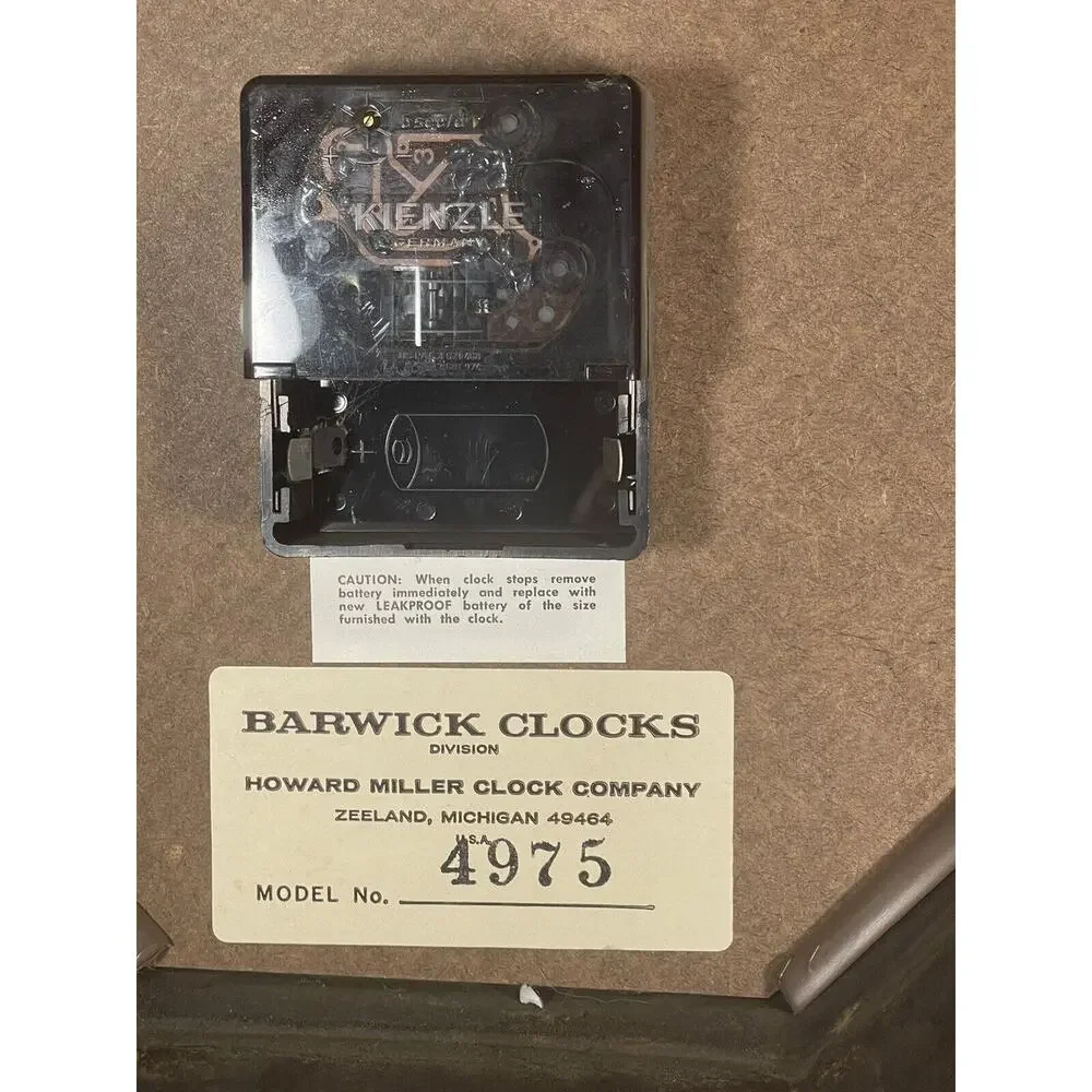 Howard Miller Clock Company 17” Wall Clock Model 4975 Hexagon Wood Unique Rare‎